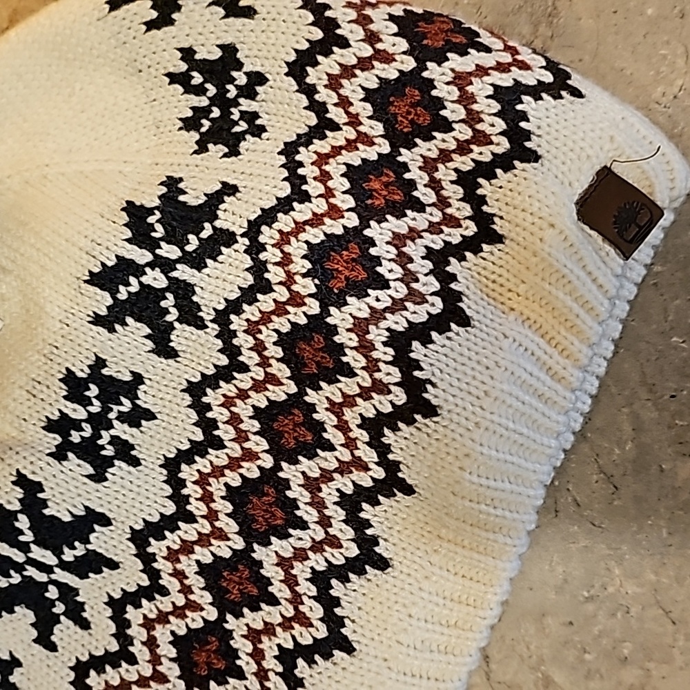 Timberland Pom Beanie Hat And matching Fingerless Gloves - Picture 4 of 10